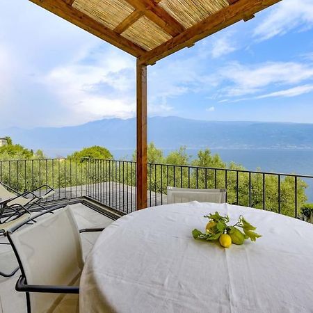 Oleandro Apartment Directly On The Lake Gargnano Luaran gambar