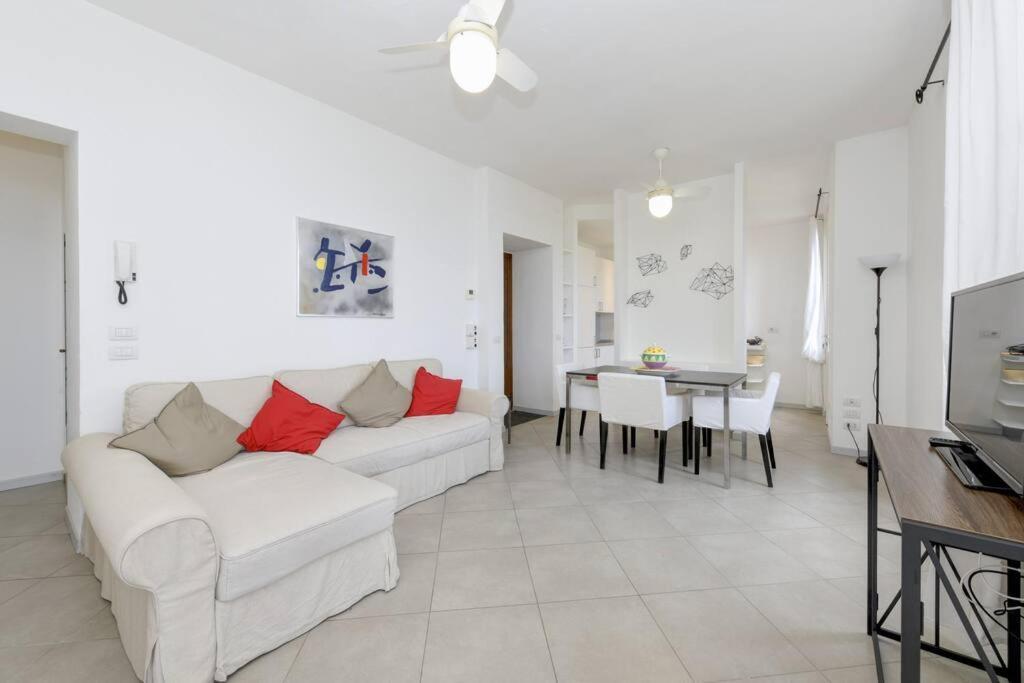 Oleandro Apartment Directly On The Lake Gargnano Luaran gambar
