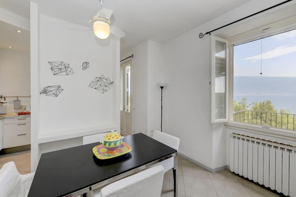 Oleandro Apartment Directly On The Lake Gargnano Luaran gambar