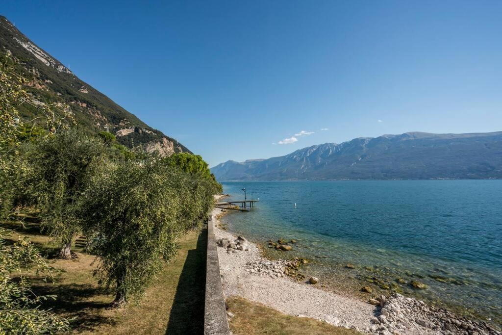 Oleandro Apartment Directly On The Lake Gargnano Luaran gambar