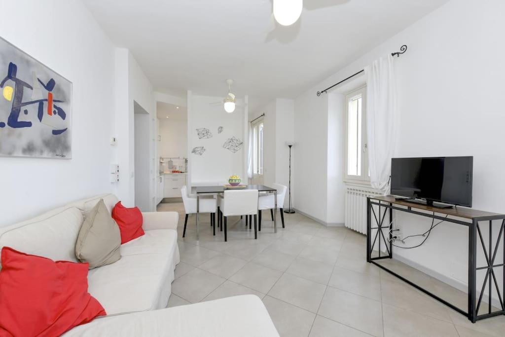Oleandro Apartment Directly On The Lake Gargnano Luaran gambar