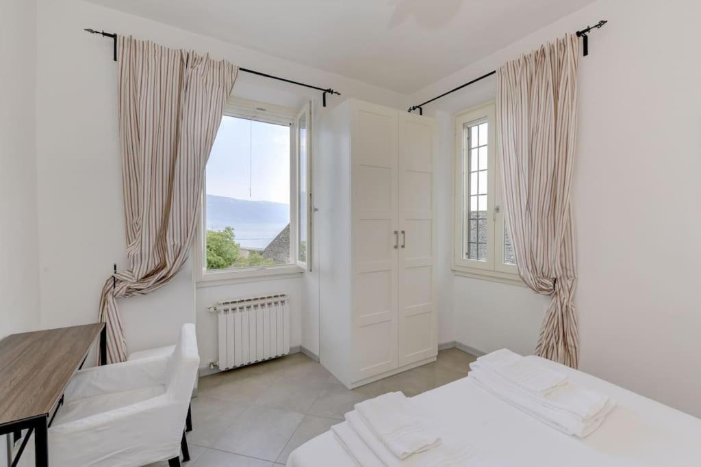 Oleandro Apartment Directly On The Lake Gargnano Luaran gambar